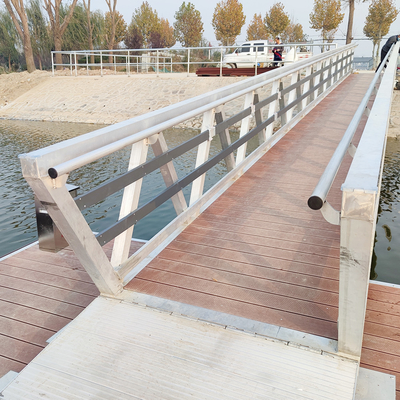 300kgs/Sqm Loading Capacity Marine Aluminum Gangways Durable Aluminum Alloy 6061-T6 Ramps