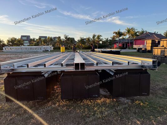 Muelle flotante de aluminio resistente a la corrosión con buena estabilidad y tamaño personalizable para amarras de marina de yates